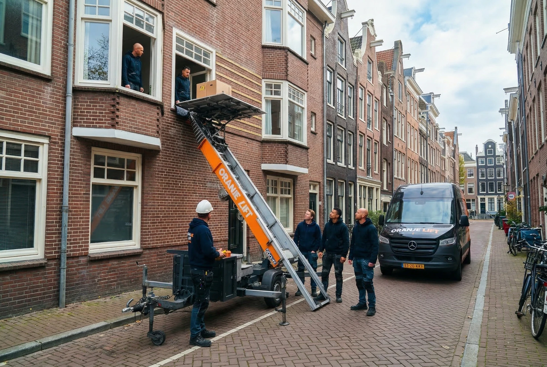 Verhuislift geplaatst bij historisch pand in Dordrecht centrum